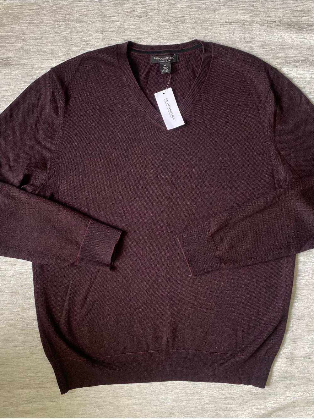 Banana Republic Men's V-Neck Sweater Wine Plum NWT